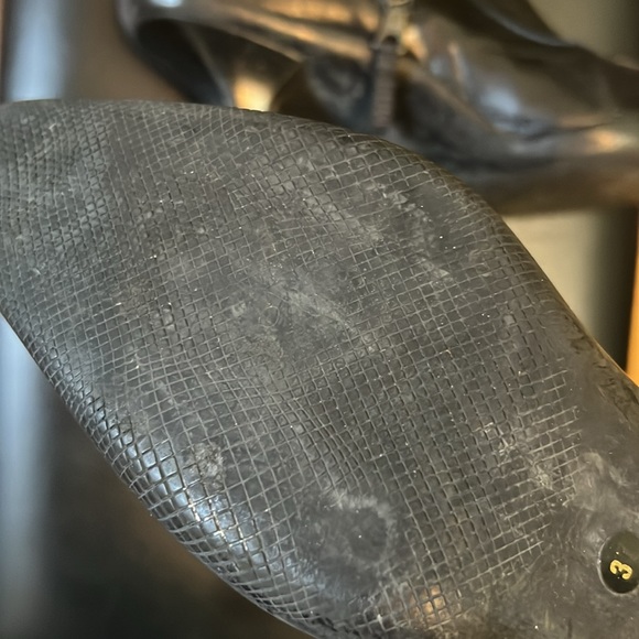 Just in- authentic PRADA BOOTIES - Picture 6 of 10